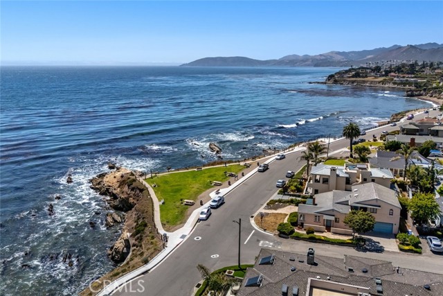 120 Montecito Avenue, Pismo Beach CA: https://media.crmls.org/medias/1b2cad3f-3619-47b4-83e3-1684457cc815.jpg