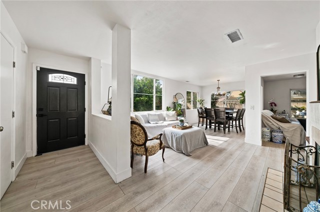 Detail Gallery Image 5 of 27 For 717 North Angeleno Avenue, Azusa,  CA 91702 - 4 Beds | 2/1 Baths