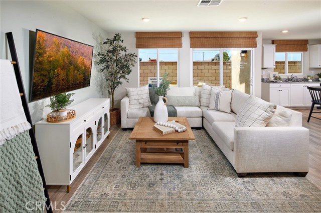 Detail Gallery Image 2 of 18 For 30454 Dart Ct, Winchester,  CA 92596 - 5 Beds | 3 Baths
