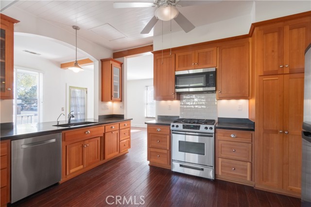 Detail Gallery Image 9 of 22 For 115 2nd, Templeton,  CA 93465 - 2 Beds | 2 Baths