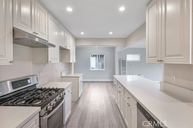 2216 Canehill Avenue, Long Beach CA: https://media.crmls.org/medias/1b2fed97-a9a6-43b7-b793-2edf8c0f71a0.jpg