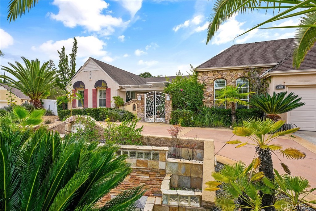 43097 Calle Camellia