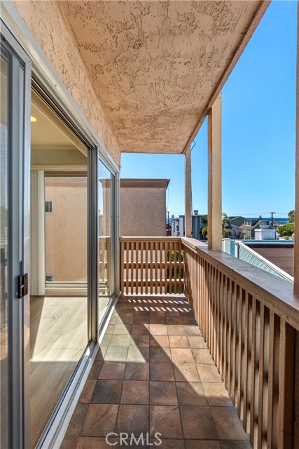 Detail Gallery Image 9 of 55 For 600 Monterey Bld #8,  Hermosa Beach,  CA 90254 - 2 Beds | 2 Baths