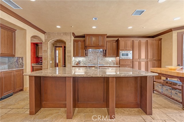 780 W Aster Place, Santa Ana CA: https://media.crmls.org/medias/1b3102b5-8e24-40aa-9e06-363b0320f5b9.jpg