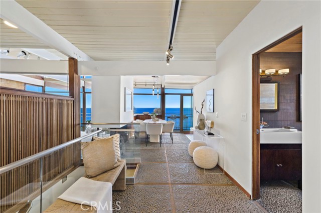 Detail Gallery Image 3 of 50 For 2581 Iris, Laguna Beach,  CA 92651 - 3 Beds | 2/1 Baths