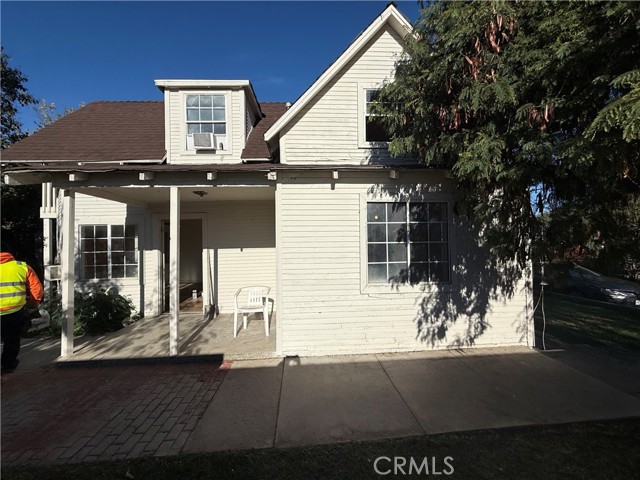 Detail Gallery Image 4 of 13 For 937 Cedar, Corona,  CA 92879 - 4 Beds | 1 Baths