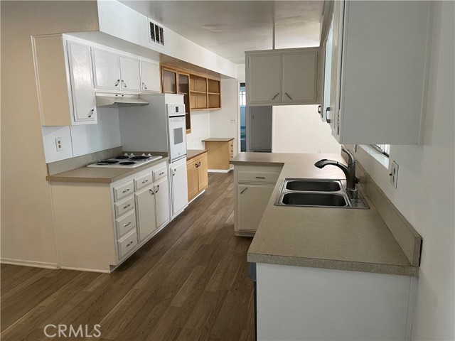 Detail Gallery Image 4 of 21 For 28960 Olympia Way, Menifee,  CA 92586 - 2 Beds | 2 Baths