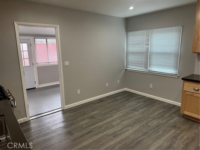 Detail Gallery Image 7 of 20 For 17531 San Jose, Granada Hills,  CA 91344 - 2 Beds | 1 Baths