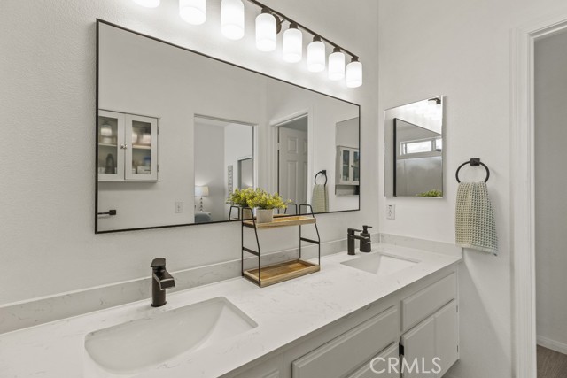 Detail Gallery Image 24 of 44 For 565 Rosalinda Dr, Oxnard,  CA 93030 - 3 Beds | 2 Baths