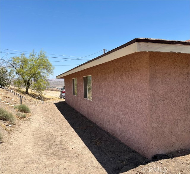 255 W Grace Street, Barstow CA: https://media.crmls.org/medias/1b33bd39-3803-4e4b-87d6-7a1373bd1f94.jpg