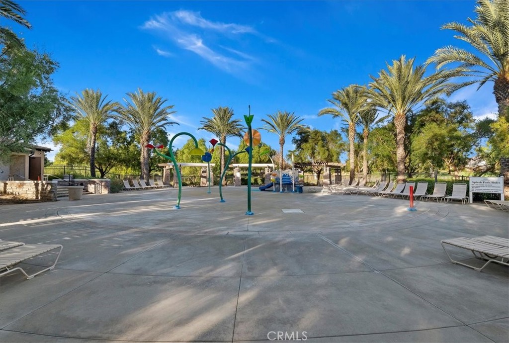 https://media.crmls.org/medias/1b347336-f351-4951-9d9d-12ad43cffebe.jpg?preset=X-Large