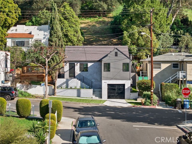 Detail Gallery Image 3 of 22 For 4868 La Roda, Los Angeles,  CA 90041 - 3 Beds | 1 Baths