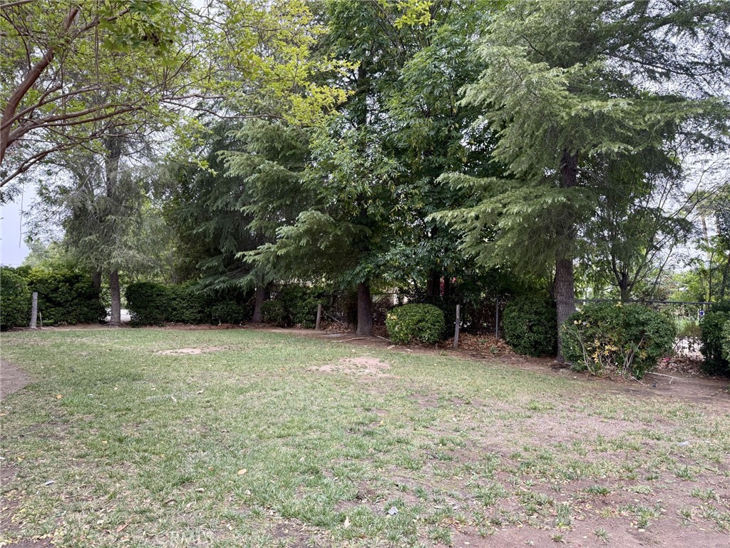 https://media.crmls.org/medias/1b35abd7-c5f1-412a-8b24-a34eacca490f.jpg?preset=X-Large
