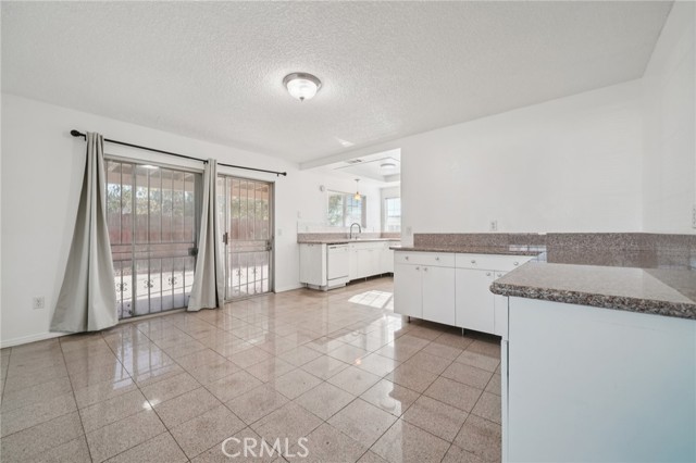 Detail Gallery Image 6 of 28 For 24335 Sykes Dr, Moreno Valley,  CA 92553 - 3 Beds | 2 Baths