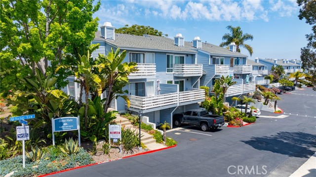 Detail Gallery Image 4 of 59 For 24612 Harbor View Dr 55c,  Dana Point,  CA 92629 - 4 Beds | 2/1 Baths