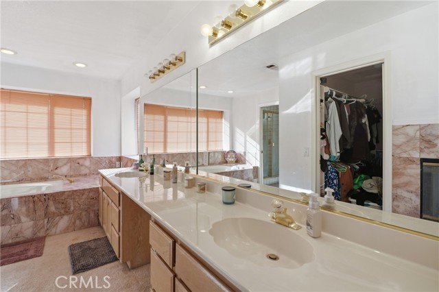 Detail Gallery Image 23 of 39 For 14260 Meadow Grove, Victorville,  CA 92395 - 3 Beds | 2/1 Baths