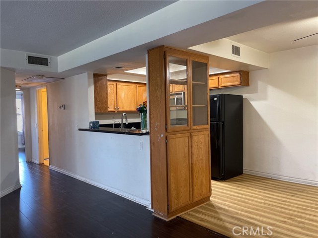 Detail Gallery Image 3 of 11 For 95 Country Mile Rd #245,  Pomona,  CA 91766 - 2 Beds | 2 Baths