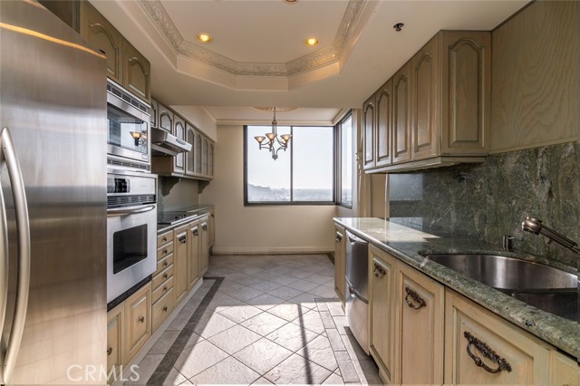 345 Pioneer Drive, 1705 photo 12