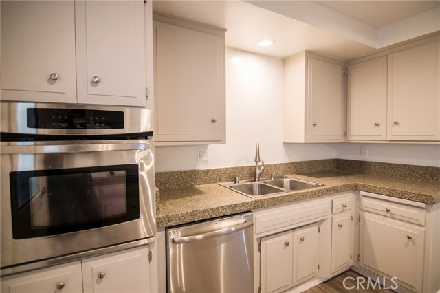 Detail Gallery Image 5 of 20 For 1206 Agate St a,  Redondo Beach,  CA 90277 - 3 Beds | 2/1 Baths