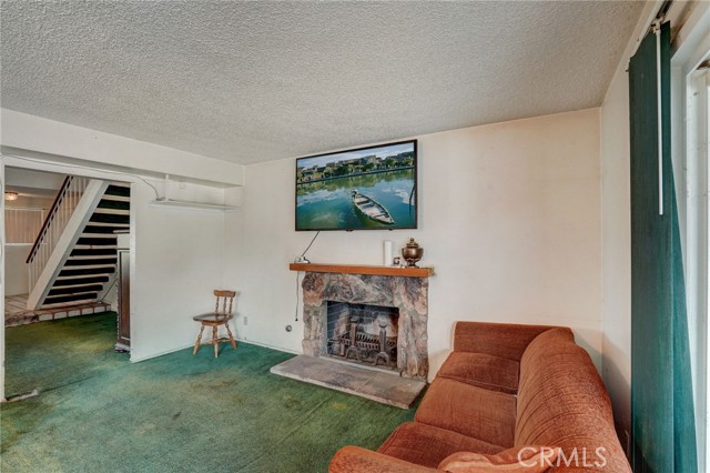 Detail Gallery Image 11 of 48 For 824 W Mariana St, Rialto,  CA 92376 - 4 Beds | 2/1 Baths