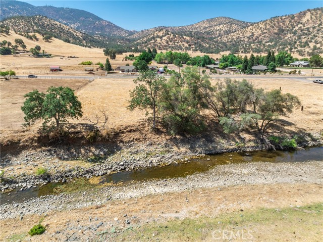 5770 Elwood, Sanger CA: https://media.crmls.org/medias/1b3947e6-c578-4a10-868e-77780c18edbd.jpg
