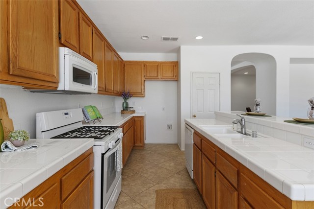 35921 Camelot Circle, Wildomar CA: https://media.crmls.org/medias/1b3af7bc-d083-4c17-a4bf-2db969fbbfb0.jpg