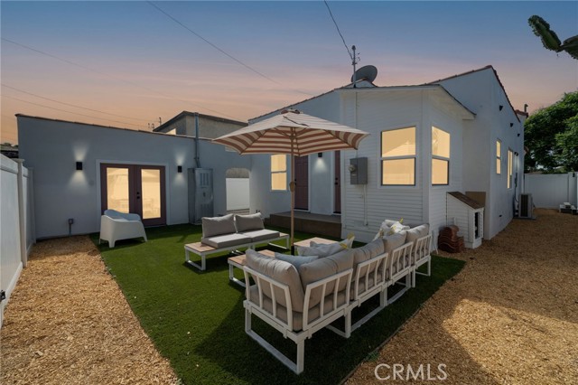 241 E 57th Street, Long Beach CA: https://media.crmls.org/medias/1b3b6033-6cac-41e3-a472-9be17bfa4ec3.jpg