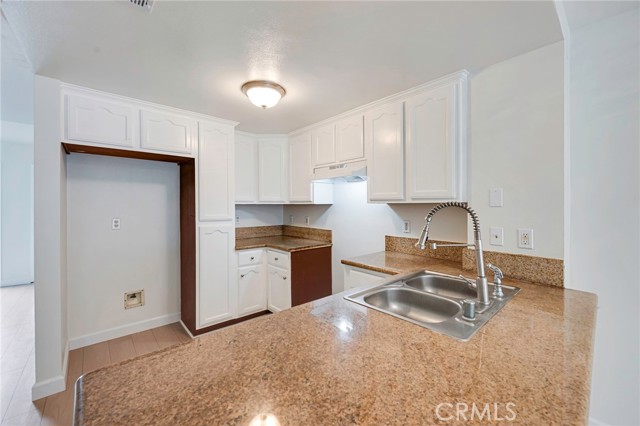 1211 E Carson Street, Carson CA: https://media.crmls.org/medias/1b3be762-6802-46c0-930f-07e3b91021a1.jpg