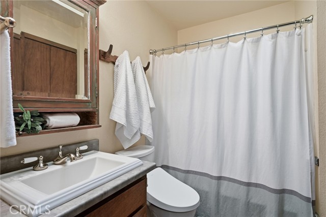 Detail Gallery Image 13 of 43 For 19879 Donkey Hill, Hidden Valley Lake,  CA 95467 - 3 Beds | 2 Baths