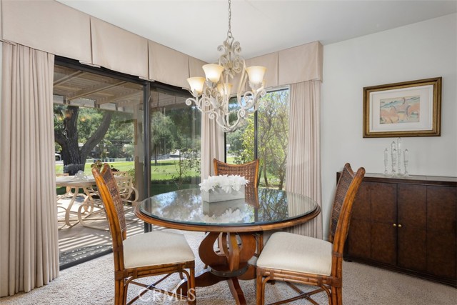 4119 Oak Island Lane, Fallbrook CA: https://media.crmls.org/medias/1b3c32b6-c1a8-4081-bb37-59bd6a85f9fb.jpg