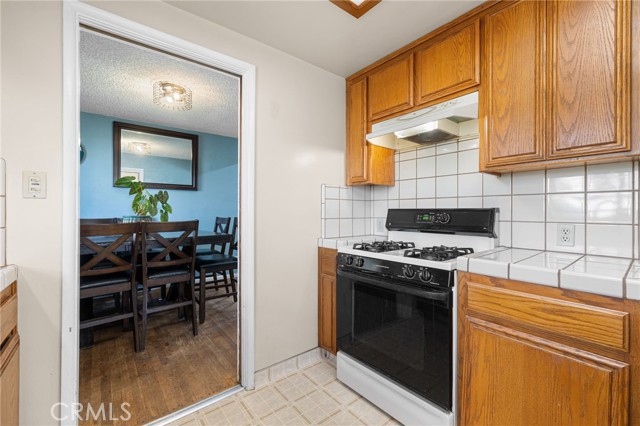 Detail Gallery Image 13 of 35 For 2816 Olympic Dr, Bakersfield,  CA 93308 - 3 Beds | 1/1 Baths