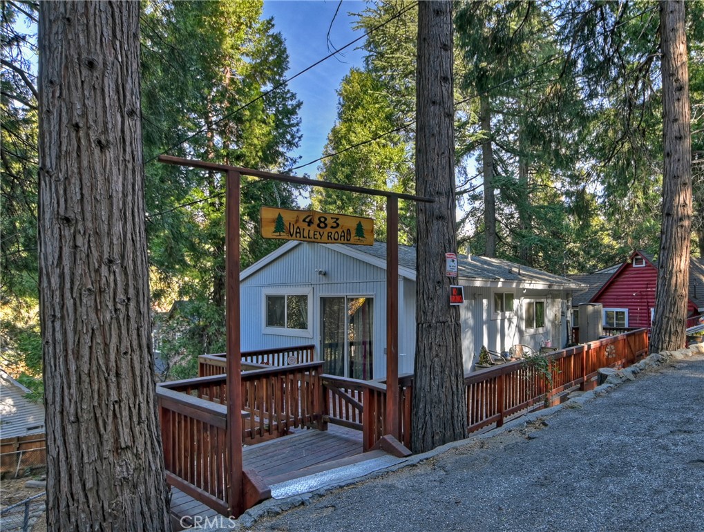 483 Valley Road, Crestline, CA 92325