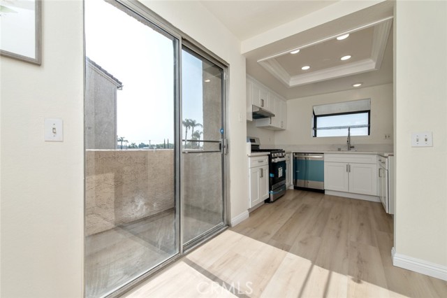 2038 S Bon View Avenue, Ontario CA: https://media.crmls.org/medias/1b3ccce3-e3c0-4386-bab0-f00694dd86f9.jpg
