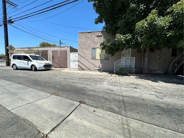 4943 Lindsey Avenue, Pico Rivera, California 90660, ,Residential Income,For Sale,4943 Lindsey Avenue,CRDW23147433