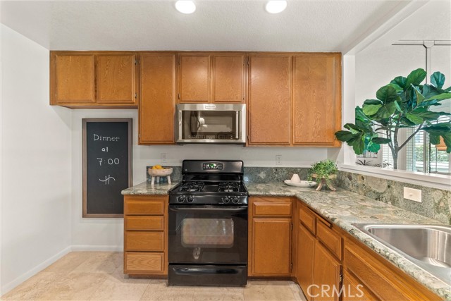 7291 Coho Dr, Huntington Beach CA: https://media.crmls.org/medias/1b3d2415-0f59-451d-8c62-e53e0d2845a9.jpg