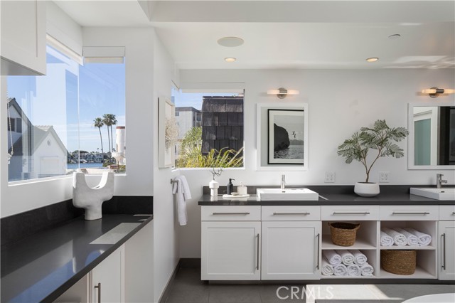 Detail Gallery Image 16 of 40 For 2618 Cove St, Corona Del Mar,  CA 92625 - 3 Beds | 3/1 Baths