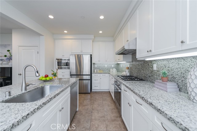 Detail Gallery Image 10 of 37 For 59 Fairymoss, Irvine,  CA 92620 - 3 Beds | 3/1 Baths