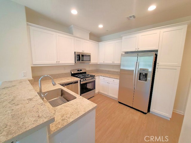 Detail Gallery Image 10 of 32 For 41987 Isadora #1402,  Murrieta,  CA 92562 - 2 Beds | 2/1 Baths