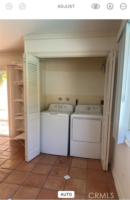 17041 Escalon Drive, Encino CA: https://media.crmls.org/medias/1b3faaa9-16ec-4b90-87d0-796889db33d8.jpg