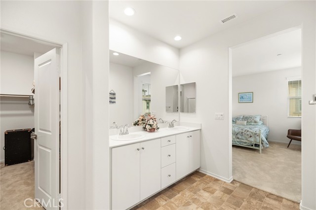 Detail Gallery Image 14 of 21 For 31268 via Nubes, Temecula,  CA 92592 - 3 Beds | 3 Baths
