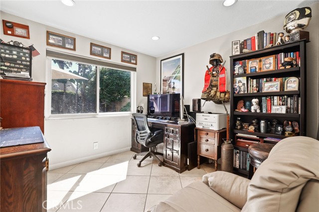 Detail Gallery Image 22 of 31 For 8482 Deepview Dr, Huntington Beach,  CA 92646 - 4 Beds | 3 Baths