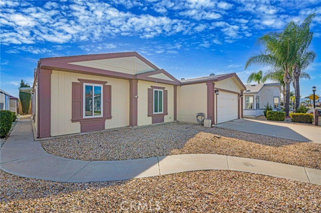 Detail Gallery Image 3 of 30 For 1250 N Kirby, Hemet,  CA 92546 - 3 Beds | 2 Baths