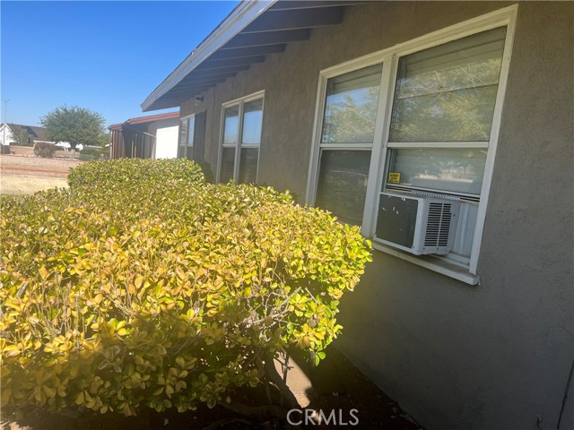 14703 MESA DR, Victorville CA: https://media.crmls.org/medias/1b4070fd-b81c-434a-abde-a23d7258f56a.jpg