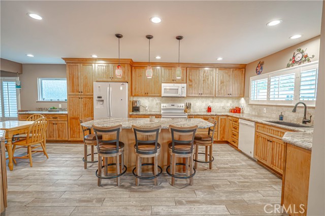 Detail Gallery Image 12 of 38 For 2650 Belburn Pl, Simi Valley,  CA 93065 - 5 Beds | 2 Baths