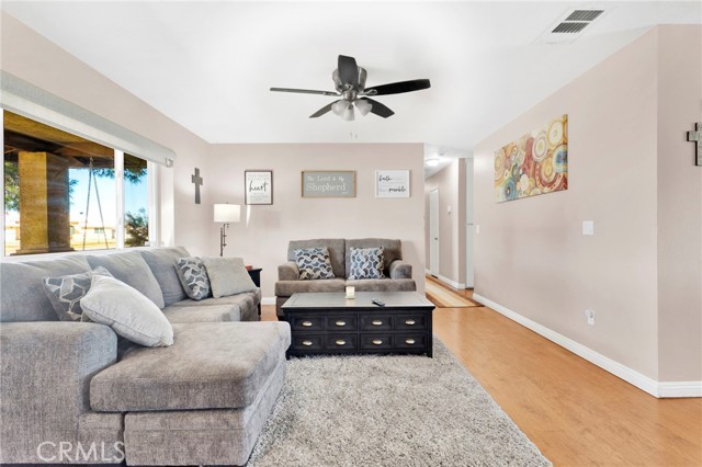 Detail Gallery Image 6 of 40 For 13493 Mesquite Rd, Apple Valley,  CA 92308 - 3 Beds | 2 Baths