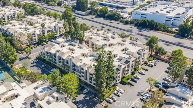 Detail Gallery Image 23 of 24 For 5530 Owensmouth Ave #325,  Woodland Hills,  CA 91367 - 2 Beds | 2 Baths