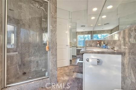 Detail Gallery Image 14 of 23 For 2579 Leicester Dr, Los Angeles,  CA 90046 - 5 Beds | 4 Baths