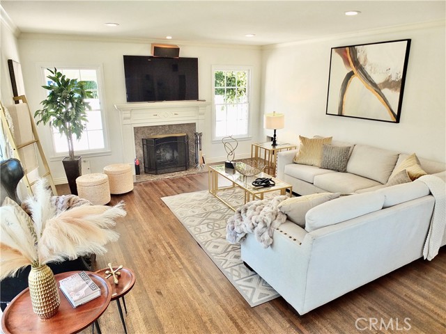 Detail Gallery Image 5 of 59 For 4430 Olive Ave, Long Beach,  CA 90807 - 4 Beds | 4 Baths