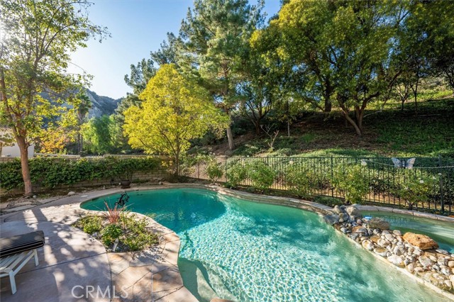 Detail Gallery Image 10 of 34 For 25415 Verne Ct, Stevenson Ranch,  CA 91381 - 5 Beds | 3 Baths