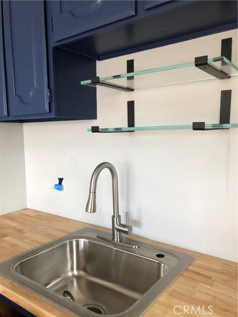 2630 Lakeshore Boulevard, Upper Lake CA: https://media.crmls.org/medias/1b43039e-e22a-4741-a417-0821c56d7f16.jpg